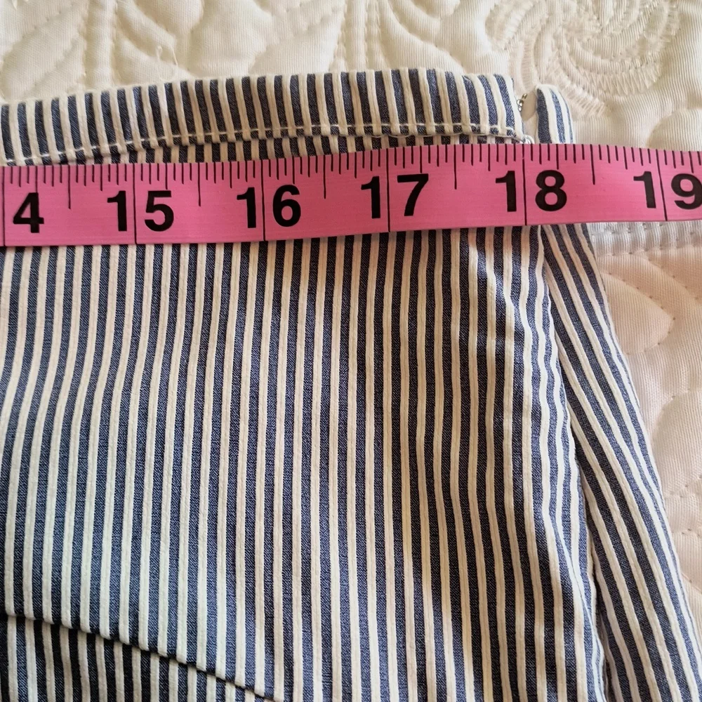 New York & Co Pencil Skirt Wmn's 18 Blue White Striped Seersucker Nautical - Picture 10 of 16